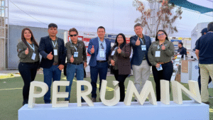 Equipo de Ramirez Group presenta camiones grúa